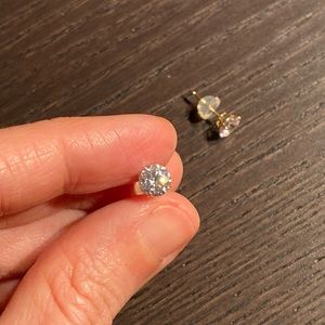 14K karat gold cubic zirconia stud earrings 6 mm